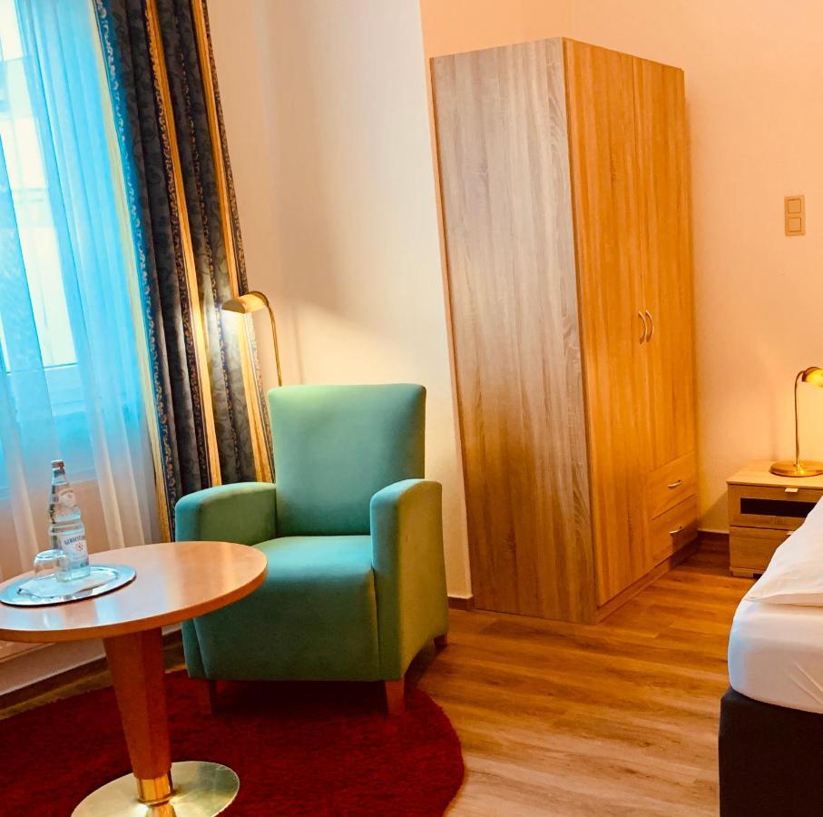 Hotel Gasthaus Zur Eule Кёльн Экстерьер фото