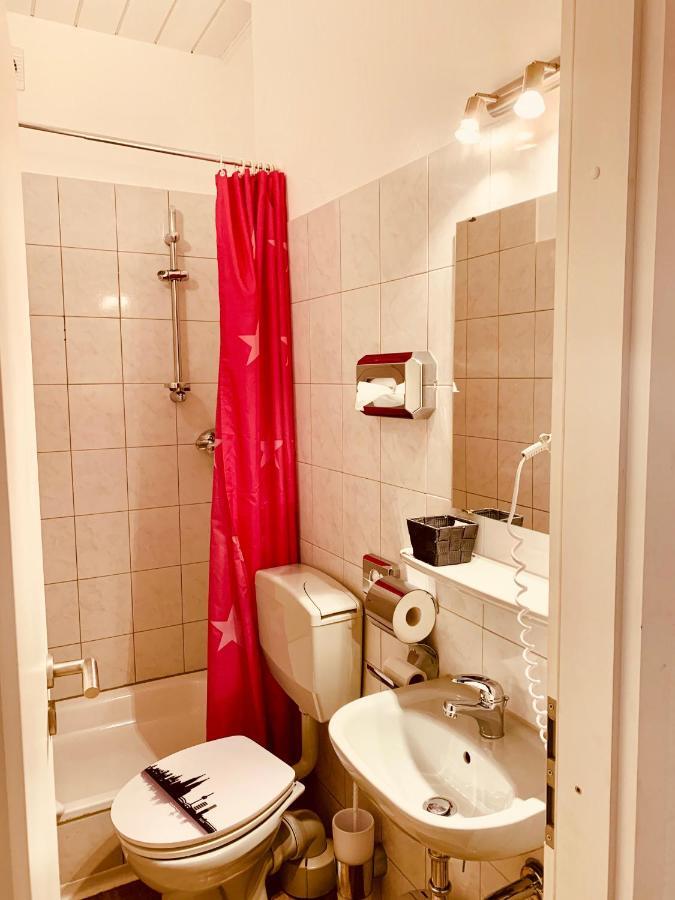 Hotel Gasthaus Zur Eule Кёльн Экстерьер фото