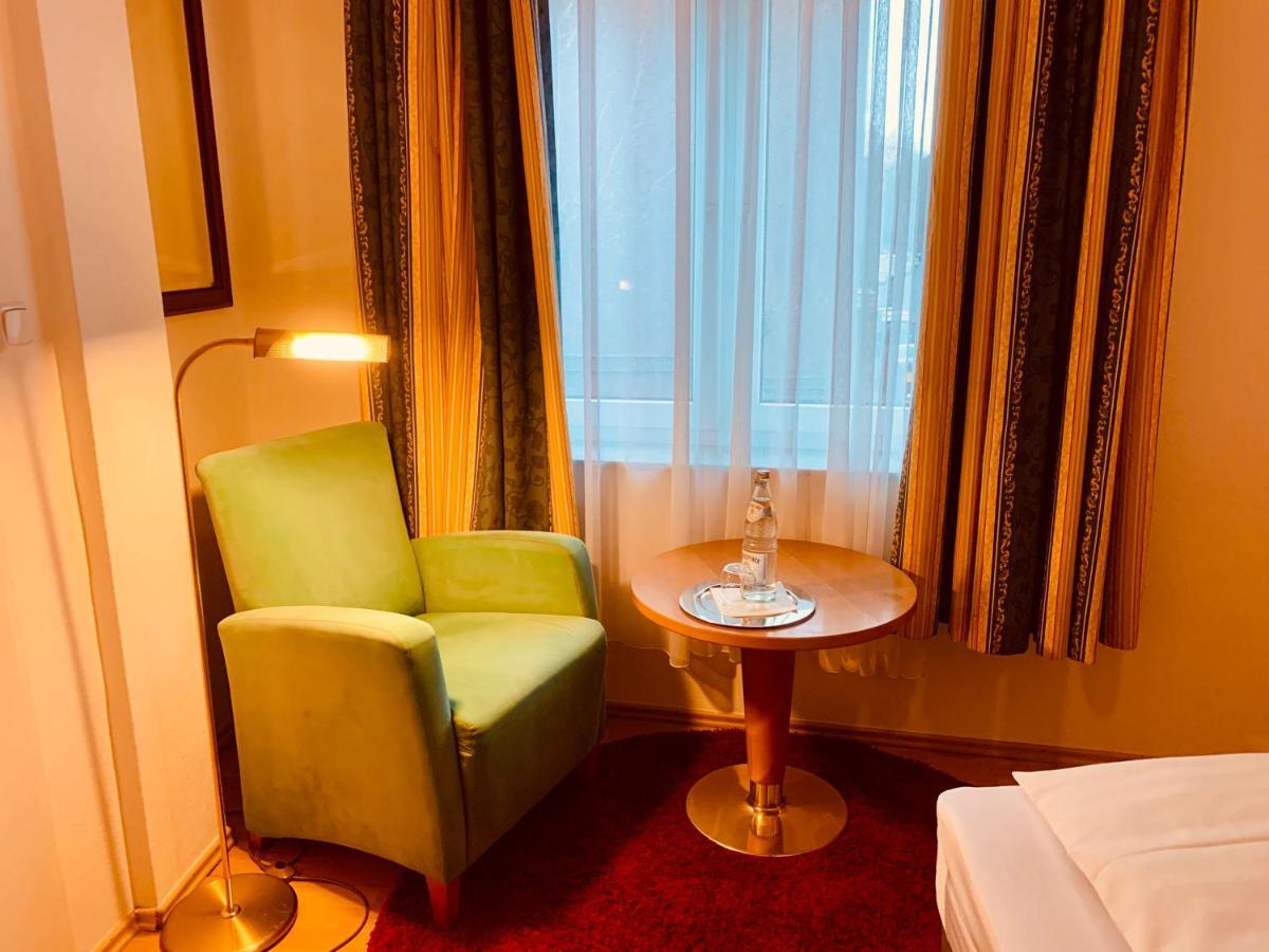 Hotel Gasthaus Zur Eule Кёльн Экстерьер фото