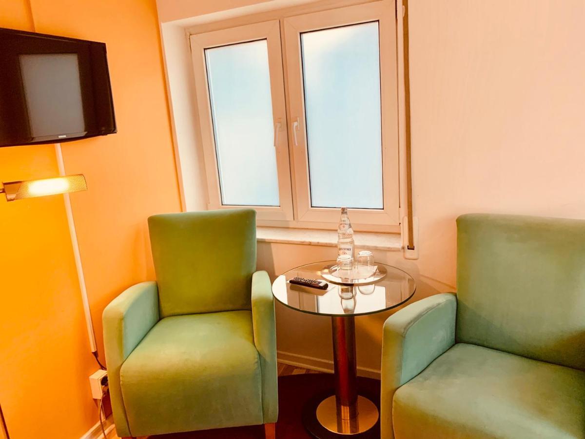 Hotel Gasthaus Zur Eule Кёльн Экстерьер фото