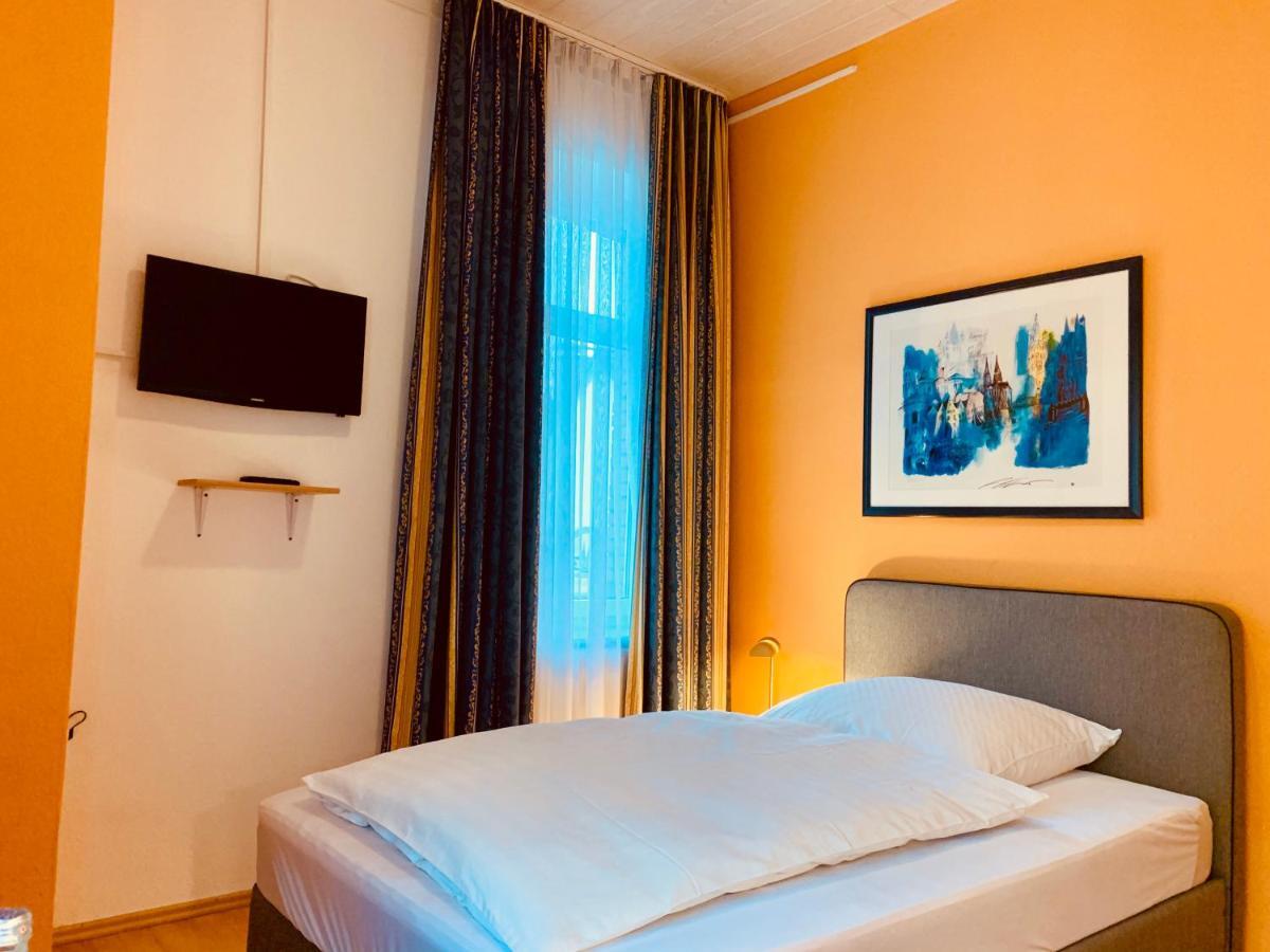 Hotel Gasthaus Zur Eule Кёльн Экстерьер фото