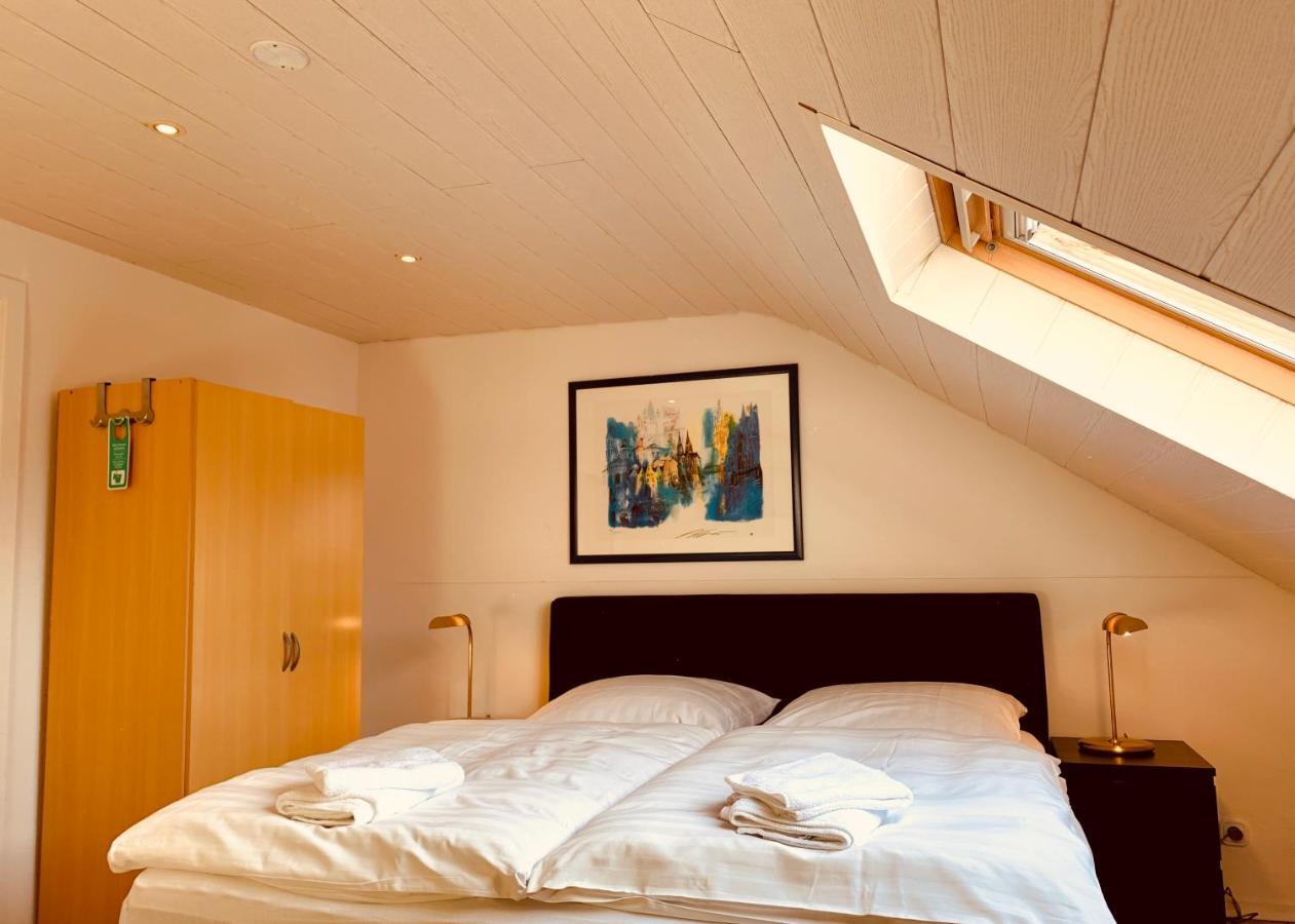 Hotel Gasthaus Zur Eule Кёльн Экстерьер фото