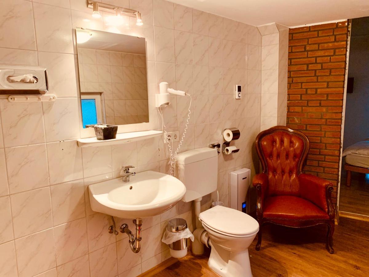 Hotel Gasthaus Zur Eule Кёльн Экстерьер фото