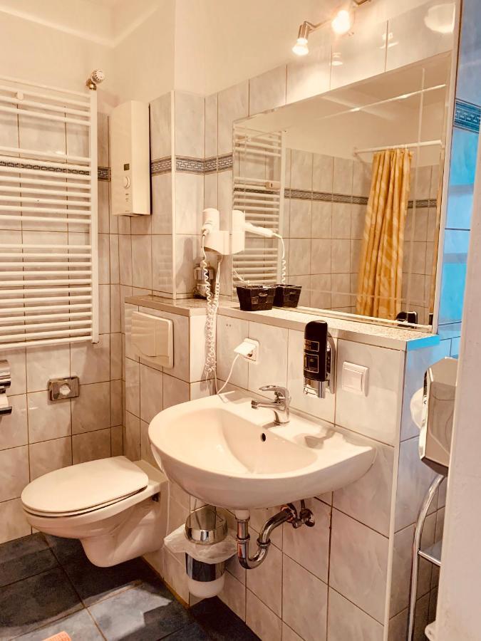 Hotel Gasthaus Zur Eule Кёльн Экстерьер фото